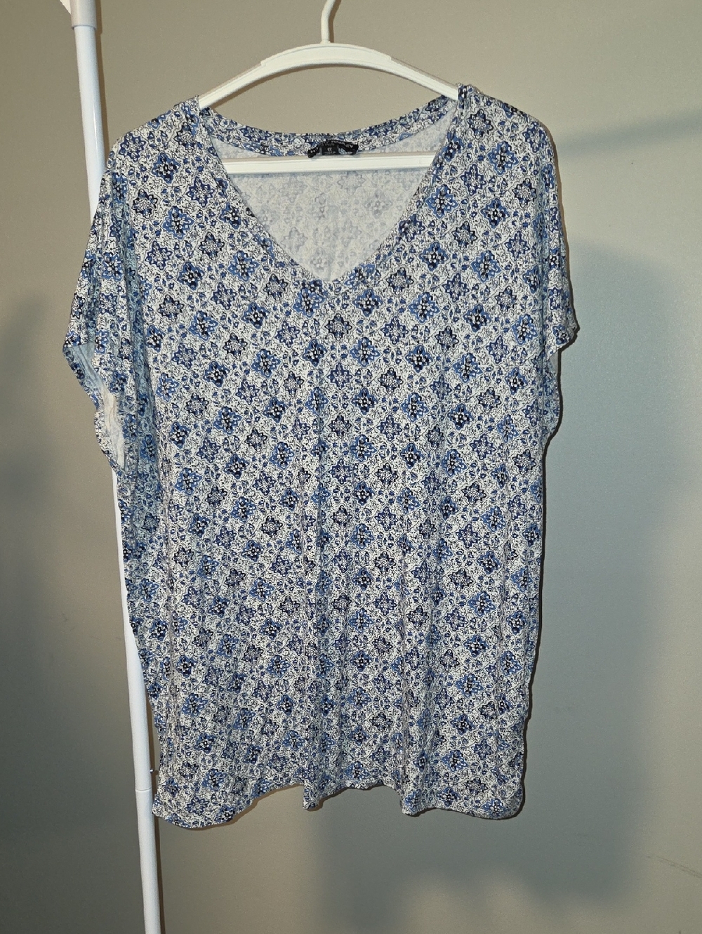 Blue Tile-Print V-Neck Women’s Top